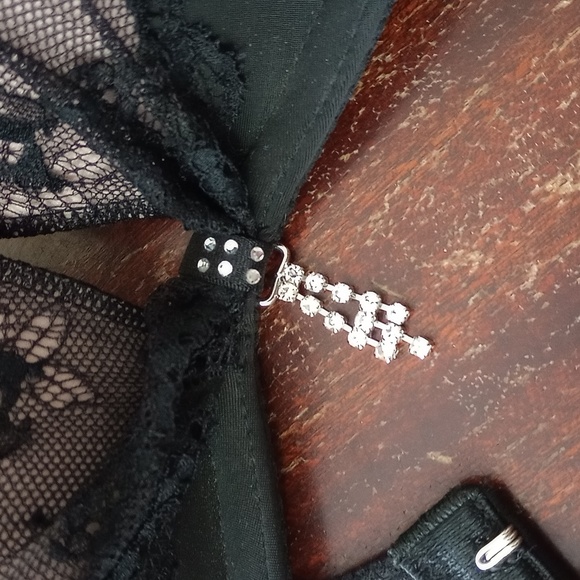 Victoria's Secret 34C padded demi bra NWT - Picture 2 of 9